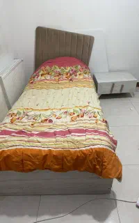 تخت و پاتختی