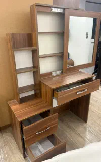 میزآرایشی کشو دار