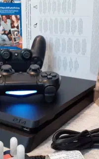 Ps4 slim کپیخور+بیست بازی آکبند و دودسته لازرورقی*