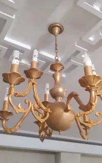 خریدار و فروش لوستر برنزی هستم تمام نقاط