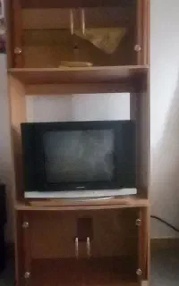 کمد به همراه یک تلویزیون ۲۱ سامسونگ و دیجی تال