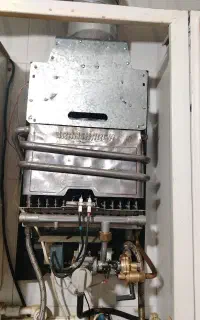 تعمیرو سرویس انواع آبگرمکن دیواری و بخاری درمحل