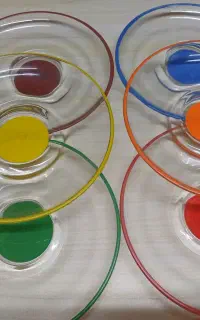 نعلبکی رنگی