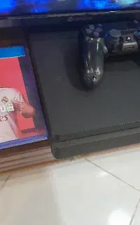 ps4 slim با کارتون
