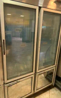 نیازمند آشپز رستوران (زیر ۴۰ سال)