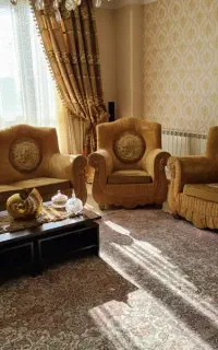 فروش مبل راحتی ۷ نفره به همراه میز جلو مبلی و عسلی