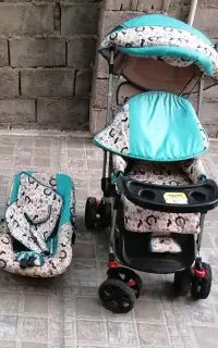 کالسکه. کریر. گهواره