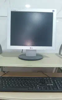 کامپیوتر مدل LG همراه با میز