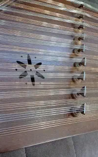 سنتور نو به همراه کیف و کتاب و میز