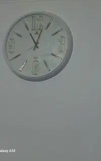 ساعت  و تلویزیون