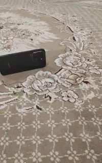 سلام عرض ادب خدمت دوستان عزیز یک عدد گوشی موبایل