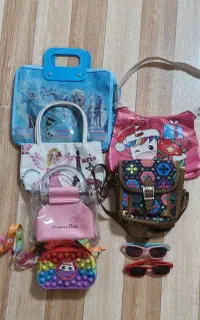 کیف ها و عینک دخترانه