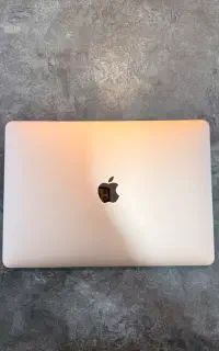 Macbook Air 2018 256 ram 8