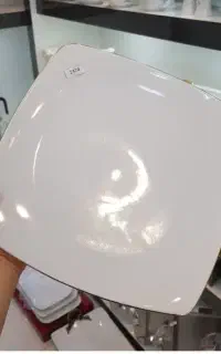 ۲ دست بشقاب مربع. چینی