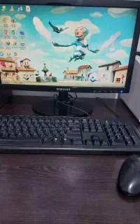 یک دستگاه کامپیوتر