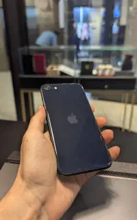 آیفون se 2022