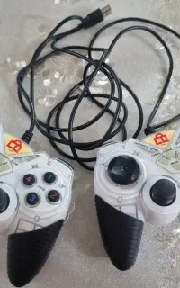 دسته کنسول و بازی