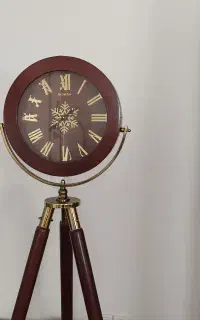 ساعت سه پایه