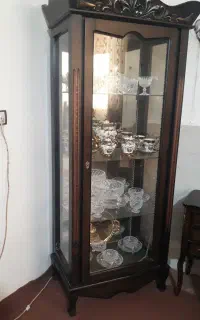 بوفه ویترین ایستاده