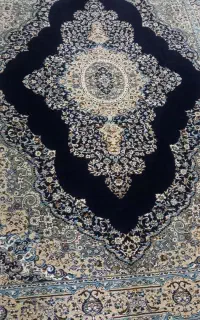 یک تخته فرش ۶متری دستباف سورمه ای