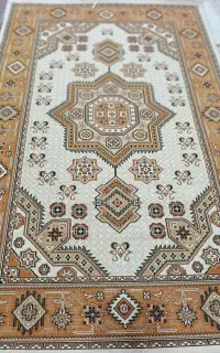 گلیم فرش حدود ۴ متری