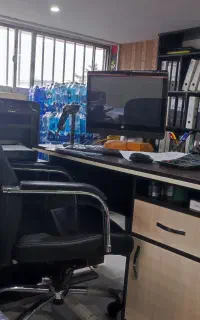 متصدی امور اداری