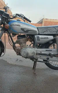موتور سیکلت هوندا(هرماس) ۱۲۵،پنچ دنده