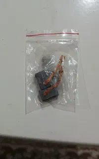 یک عدد کارت گارانتی محصولات رونیکس و ذغال مینی فرز
