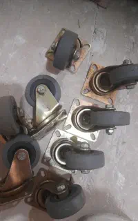 چرخ پایه دار گردان