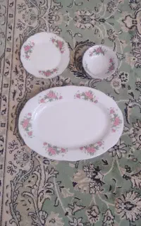 ظروف چینی گل سرخ