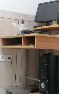کامپیوتر و میز کامپیوتر