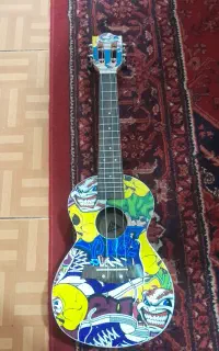 گیتار حرفه ای چهار تار