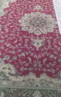 فرش ۹ متری ۱ جفت بدون خرابی کم استفاده شده