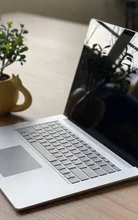 لپ تاپ درحدنو،جذاب سرفیسLAPTOP4(پنتیوم30سال سابقه)