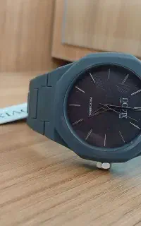 ساعت مچی سبک وزن ، باکیفیت