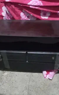 میز تلوزیون چوبی کامل سالم و کم کارکرد