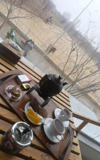 نیرو باریستا و آشپز فست فود و ظرفشور‌،سالن دار