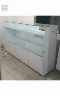 ویترین شیشه ای و ام دی اف