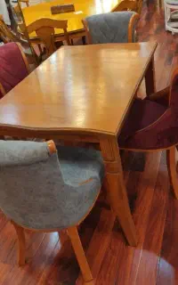 میز غذاخوری چهارنفره