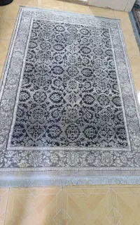 یک عدد فرش 4متری نو