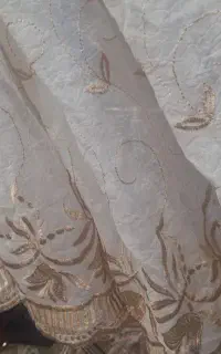 ۲ پرده حریر  ۲/۱۰ در ۲/۱۰  با ۳  والان ۱۴ متر حریر