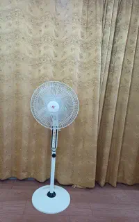 پنکه ایستاده پارس خزر، در حد نو،شیک و تمیز