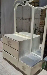 میز آرایشی