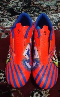 کفش فوتبال چمنی