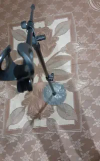 پایه میکروفن کف چدانی در حدنو و صفر می باشد