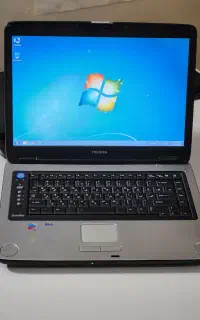 لپ تاپ توشیبا Toshiba سالم + شارژر اصلی