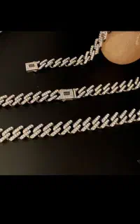 به یک فروشنده خانم جوان نیازمندیم