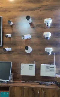 نیازمند شاگرد برای نصب دوربین و درب برقی