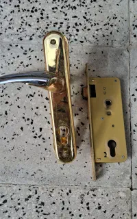 دستگیره درب