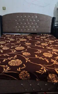 تخت دونفره کارکرده به همراه تشک سه فنره رویال